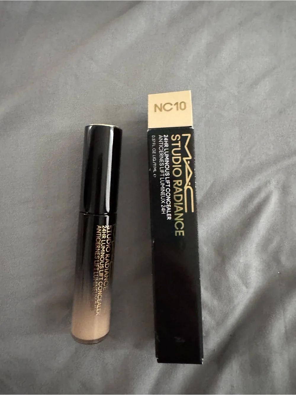 MAC Cosmetics Studio Radiance Liquid Concealer - NC10 Light Beige
